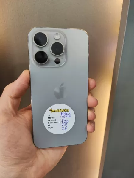 Apple iPhone 15 Pro 128 GB Natürel Titanyum - İkinci El