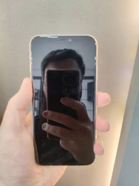 Apple iPhone 11 128GB Beyaz - Temiz İkinci El Görseli - 2