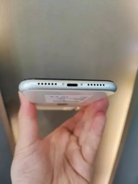 Apple iPhone 11 128GB Beyaz - Temiz İkinci El Görseli - 5