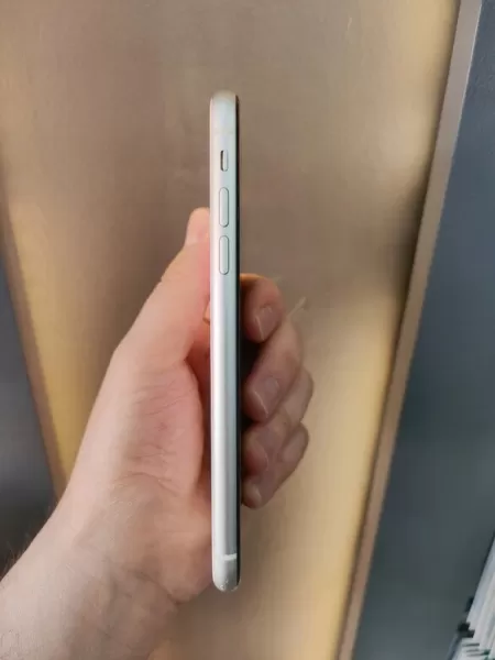İkinci El Apple iPhone 11 128 GB Beyaz - 74 Pil - Orjinal Kutu ve Fatura Görseli - 4