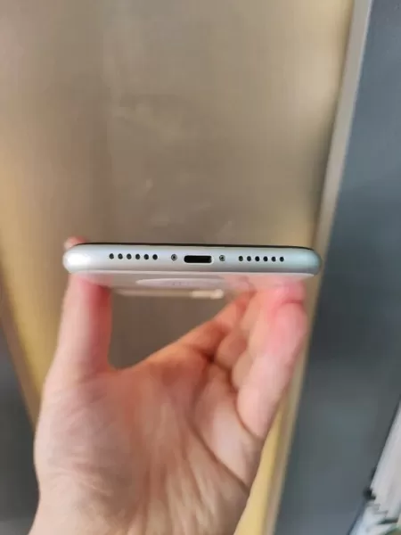 İkinci El Apple iPhone 11 128 GB Beyaz - 74 Pil - Orjinal Kutu ve Fatura Görseli - 5