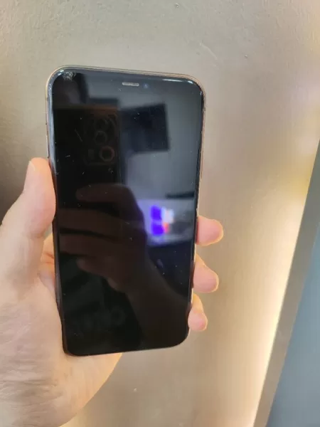 iPhone 11 128 GB 100 Pil Görseli - 2
