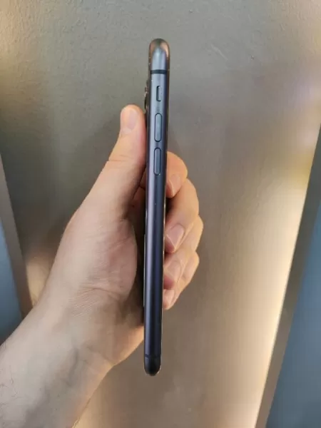 iPhone 11 128 GB 100 Pil Görseli - 4