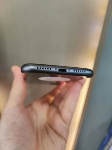 Apple iPhone 11 128 GB Siyah - İkinci El Görseli - 5