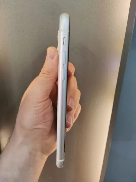 Apple iPhone 11 64 GB Görseli - 4