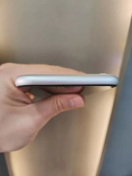 Apple iPhone 11 64 GB Görseli - 6