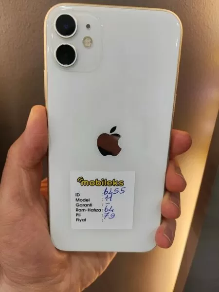 Apple iPhone 11 64 GB Görseli - 1