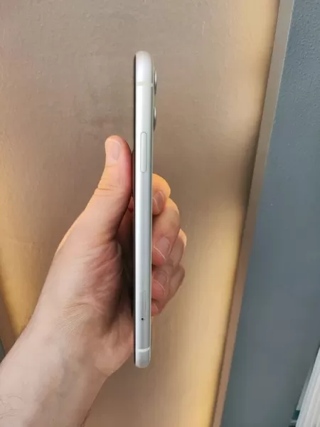 Sorunsuz iPhone 11 64 GB Beyaz Görseli - 3