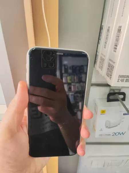 Orijinal iPhone 11 64 GB Görseli - 2