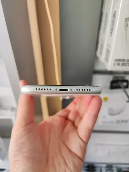 Orijinal iPhone 11 64 GB Görseli - 5
