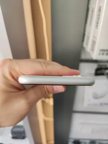 Orijinal iPhone 11 64 GB Görseli - 6