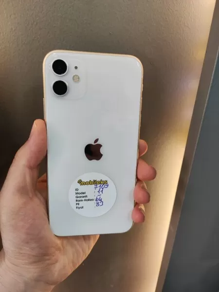 Apple iPhone 11 64 GB Görseli - 1