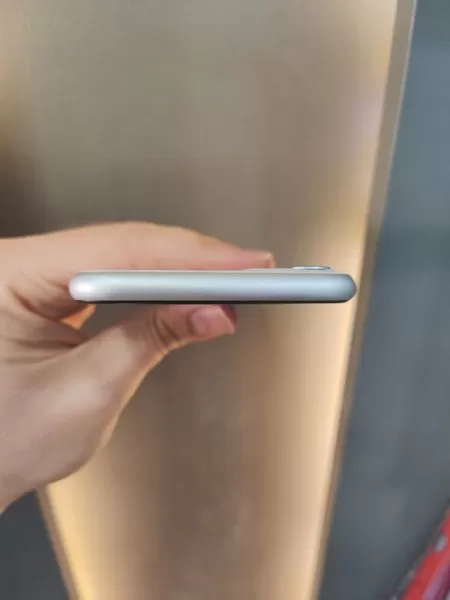 Apple iPhone 11 64 GB - Uygun Fiyat - Tek Sezon Görseli - 6
