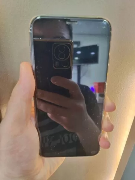 Apple iPhone 11 64 GB, Temiz, Kutu ve Fatura Dahil Görseli - 2