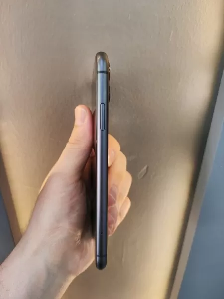 Apple iPhone 11 64GB Görseli - 3