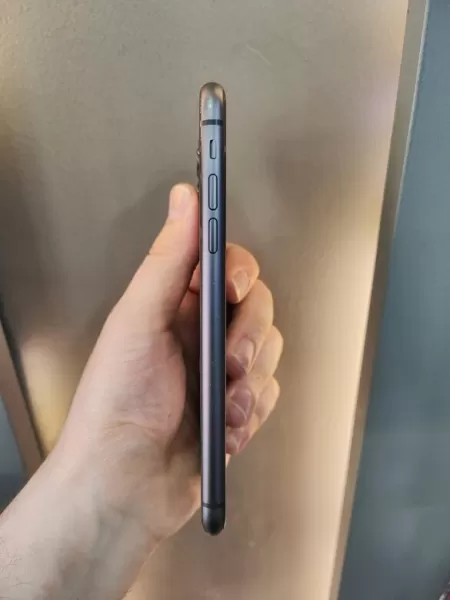 İkinci El Apple iPhone 11 64 GB Siyah Görseli - 4
