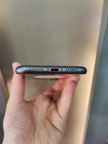 İkinci El Apple iPhone 11 64 GB Siyah Görseli - 5
