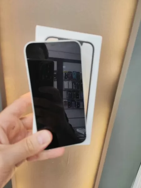 iPhone 12 128 GB Beyaz Görseli - 2