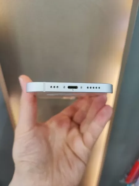 iPhone 12 128 GB Beyaz - İkinci El Görseli - 5