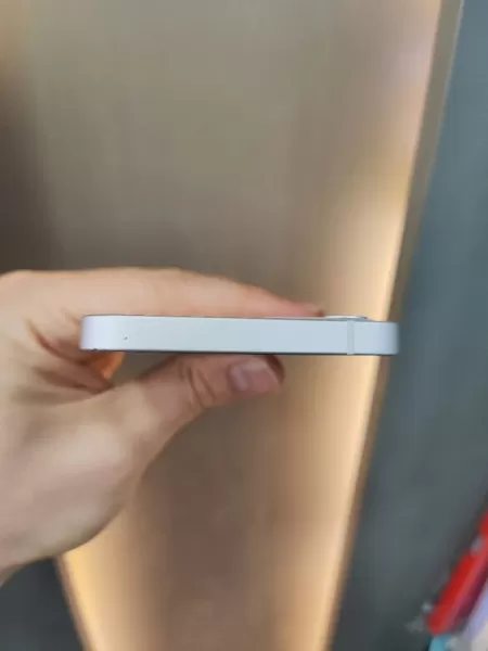 iPhone 12 128 GB Beyaz - İkinci El Görseli - 6