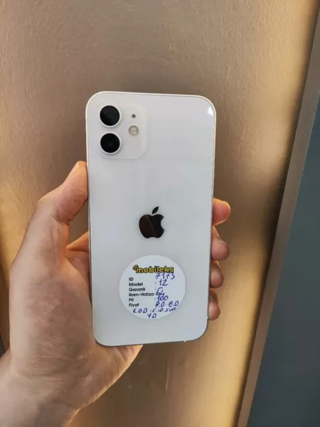 Apple iPhone 12 64 GB Görseli - 1