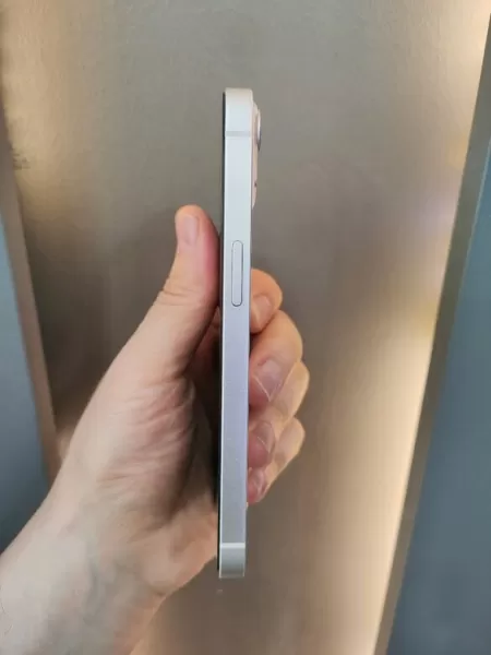 Apple iPhone 13 128 GB Görseli - 3