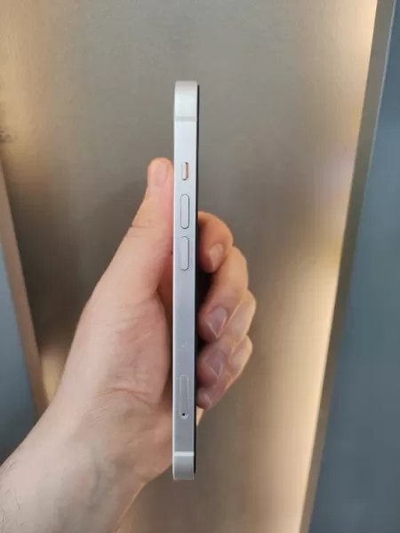 Apple iPhone 13 128 GB Görseli - 4