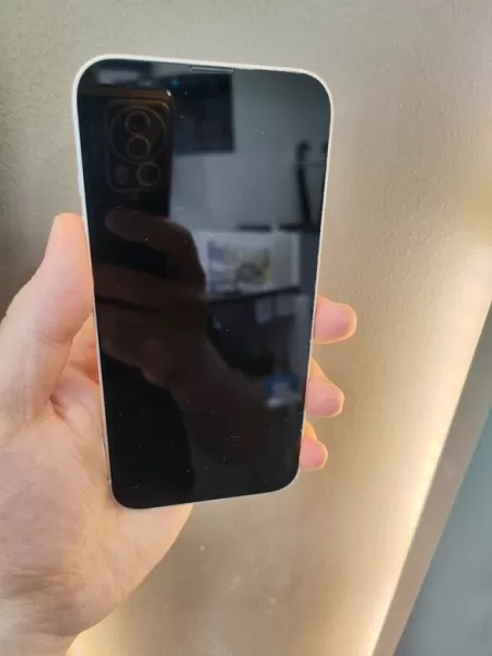 Apple iPhone 13 128 GB - Beyaz Görseli - 2