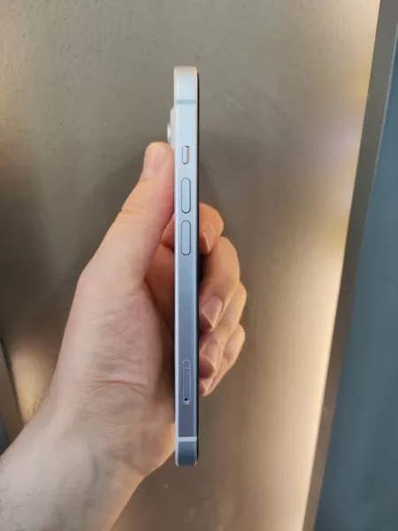 Apple iPhone 15 128 GB Buz Mavi Görseli - 4