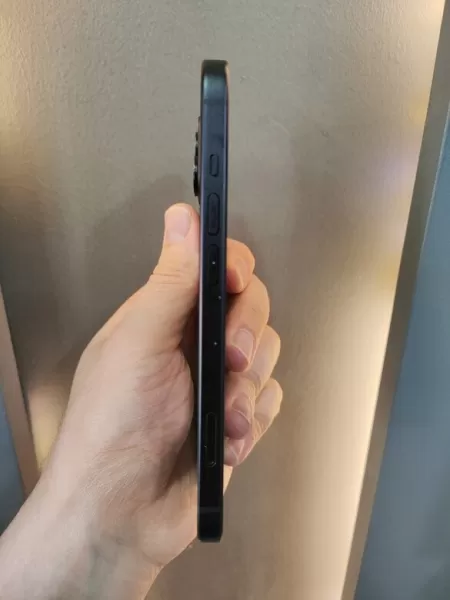 İkinci El iPhone 15 128 GB Fiyati | Siyah Renk Görseli - 4