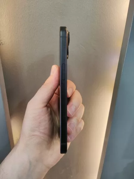 Apple iPhone 15 128 GB Siyah - 83 Görseli - 3
