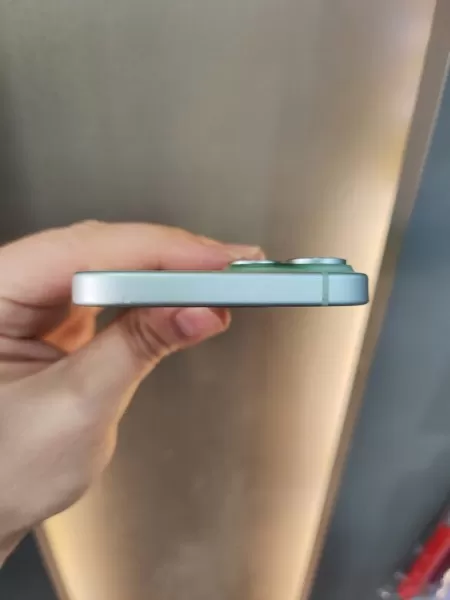 Apple iPhone 15 128 GB, Yenilenmiş, 85 Pil Sağlığı Görseli - 6