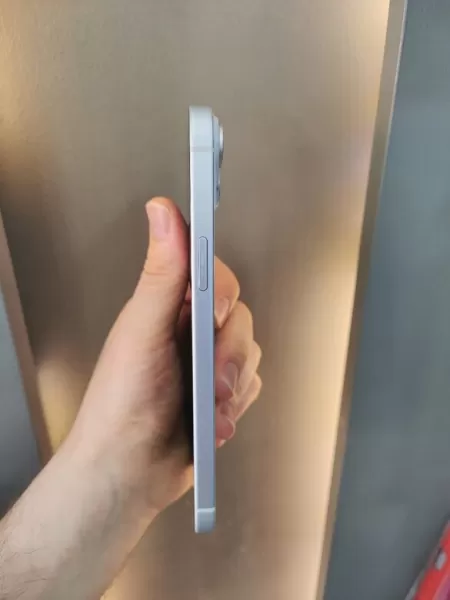 Apple iPhone 15 Plus 128 GB Buz Mavi Görseli - 3