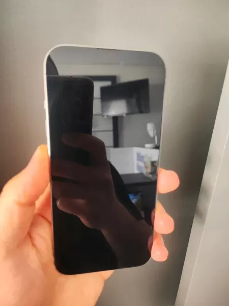 Apple iPhone 15 Pro 128 GB Natürel Titanyum - 2 Ay Garantili Görseli - 2