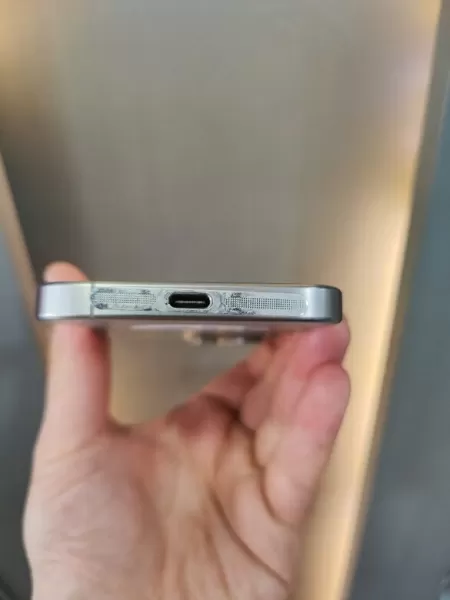 Apple iPhone 15 Pro 128 GB Natürel Titanyum Görseli - 5