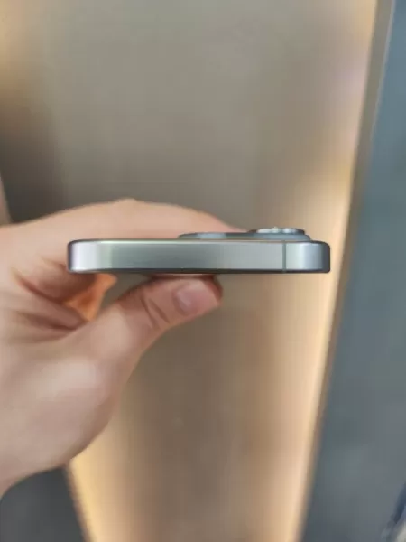 Apple iPhone 15 Pro 128 GB Natürel Titanyum Görseli - 6