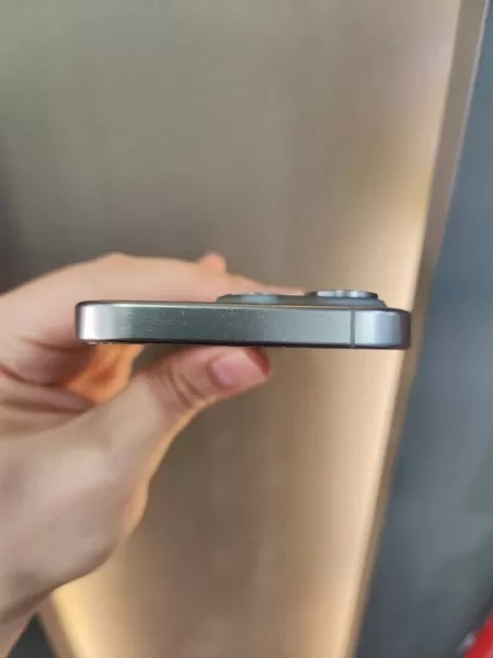 Kutulu İkinci El iPhone 15 Pro 128 GB - Natürel Titanyum Görseli - 6