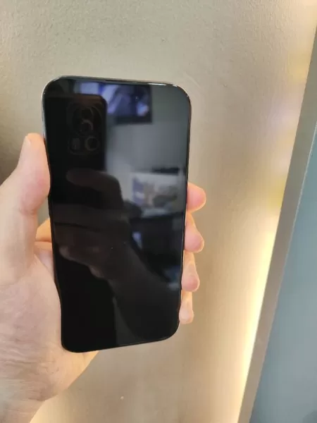 Apple iPhone 15 Pro 256 GB Mavi Görseli - 2