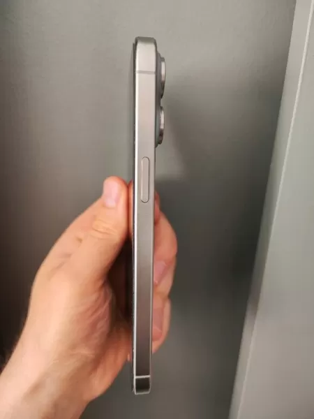 Apple iPhone 15 Pro Max 256 GB - Natürel Titanyum Görseli - 3