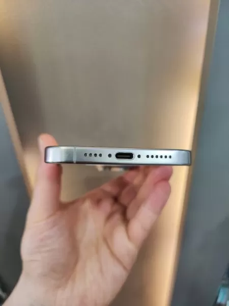 Sorunsuz İkinci El iPhone 15 Pro Max 256 GB Görseli - 5