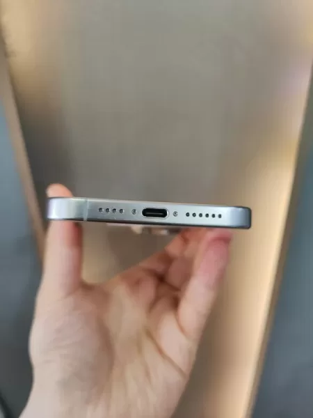 Apple iPhone 15 Pro Max 256 GB Natürel Titanyum - İkinci El Görseli - 5