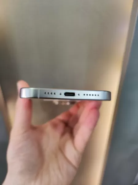 Kullanışlı ve Temiz İkinci El iPhone 15 Pro Max 256 GB Görseli - 5