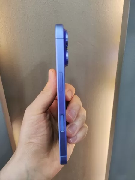 Apple iPhone 16 128GB Mavi - Pil %91 - Temiz İkinci El Görseli - 3