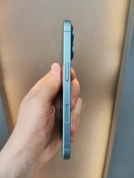 Apple iPhone 16 128 GB Görseli - 3