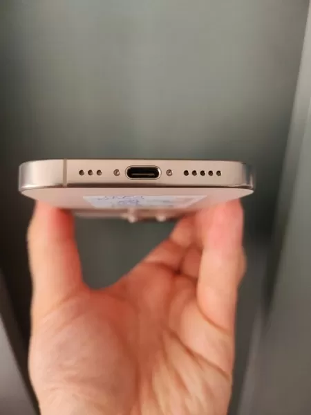 Apple iPhone 16 Pro 128 GB Çöl Titanyum Görseli - 5