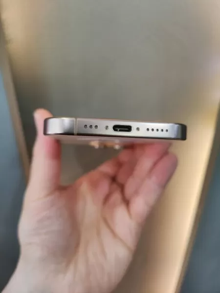 Apple iPhone 16 Pro 128 GB Çöl Titanyum Görseli - 5