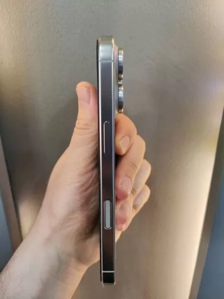 iPhone 16 Pro 128 GB Natürel Titanyum - Temiz İkinci El Görseli - 3