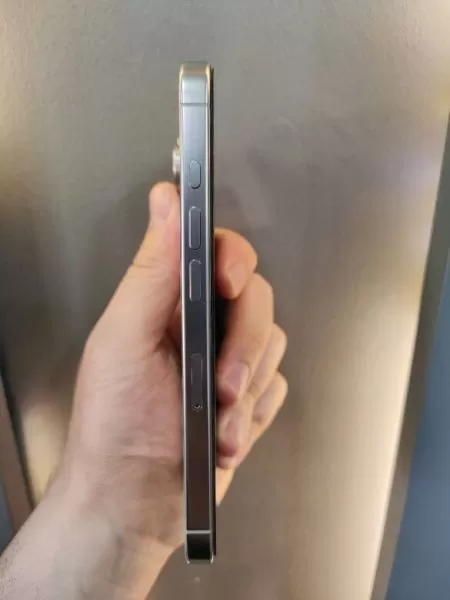 iPhone 16 Pro 128 GB Natürel Titanyum - Temiz İkinci El Görseli - 4