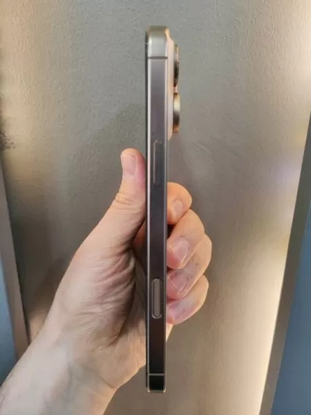 İkinci El iPhone 16 Pro Max 256 GB - Sorunsuz, Kılıf Hediyeli Görseli - 3