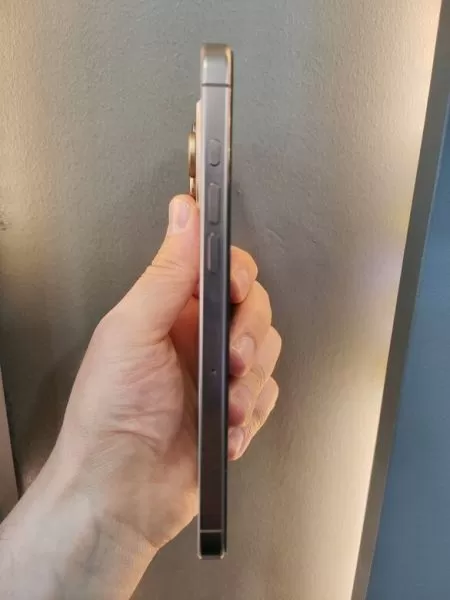 İkinci El iPhone 16 Pro Max 256 GB - Sorunsuz, Kılıf Hediyeli Görseli - 4